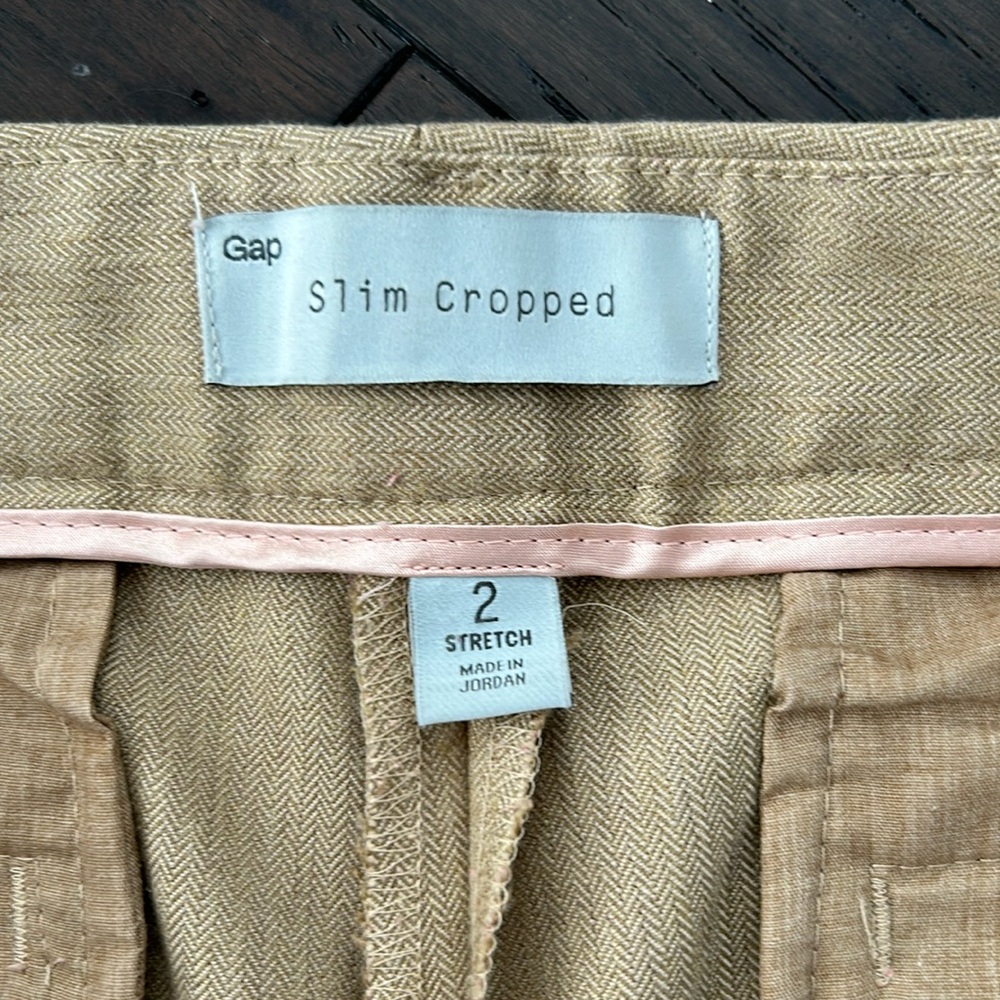 Gap slim cropped low waist capri pants size 2